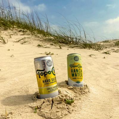 No cup holder? No problem. 
📸: @keylimematagorda & @striplingphoto