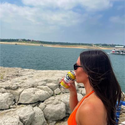 Bringing the bar to the beach with a Topo Chico Spirited Tequila & Grapefruit cocktail